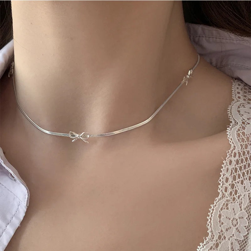 Delicate Y2K Jewelry Sweet Pearl Bowknot Necklaces Simple Style Short Clavicle Chains Choker for Women Girls Anniversary Party