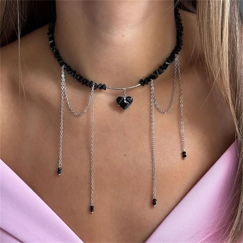 Punk fringe zircon heart-shaped pendant necklace for women, Bohemian geometric Baroque black crystal chain jewelry