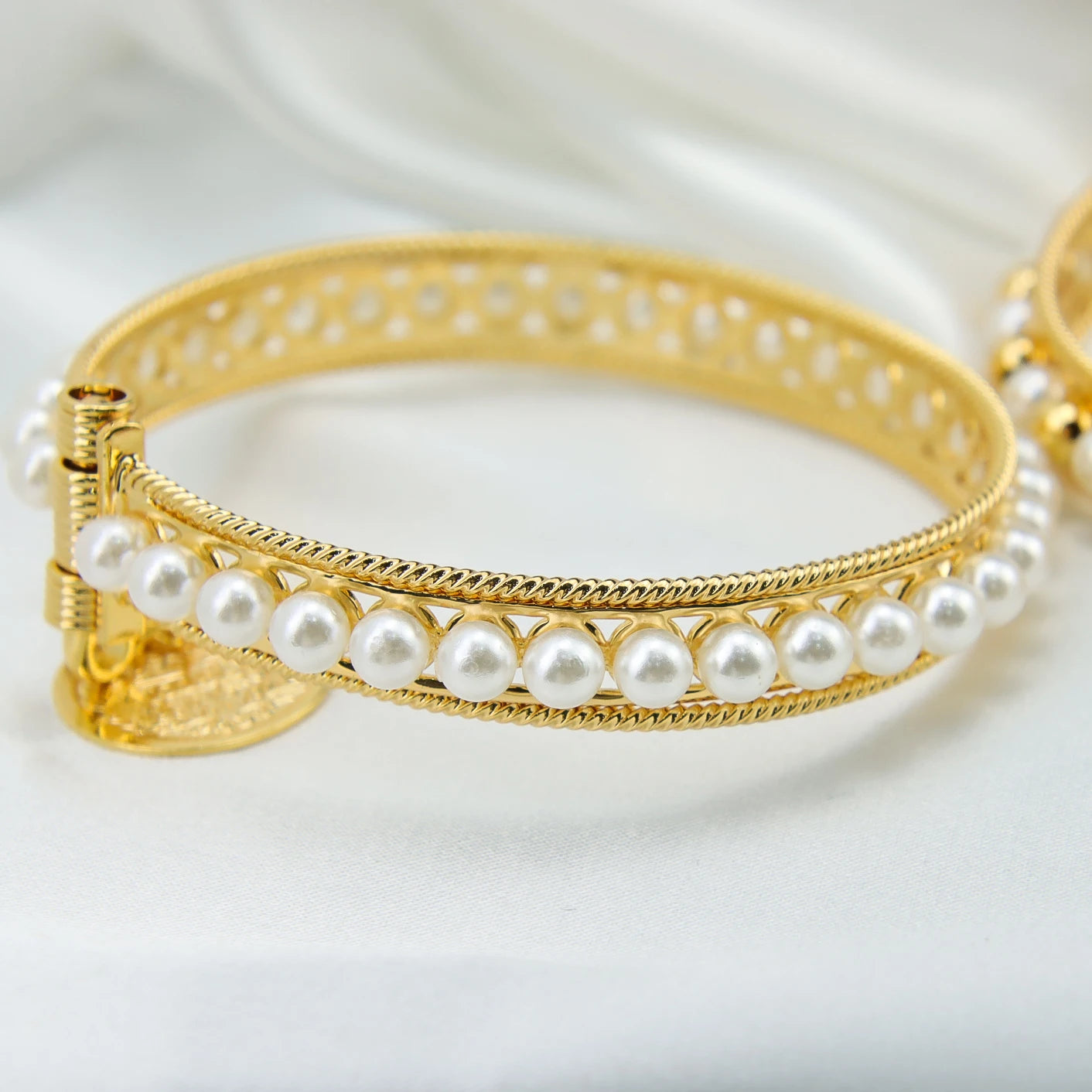 Italian Elegant Pearls Gold Color Bracelets 21k Gold Plated Luxury Cuff Bangles Arab Brazilian Women Mother's Day Party Jewelry