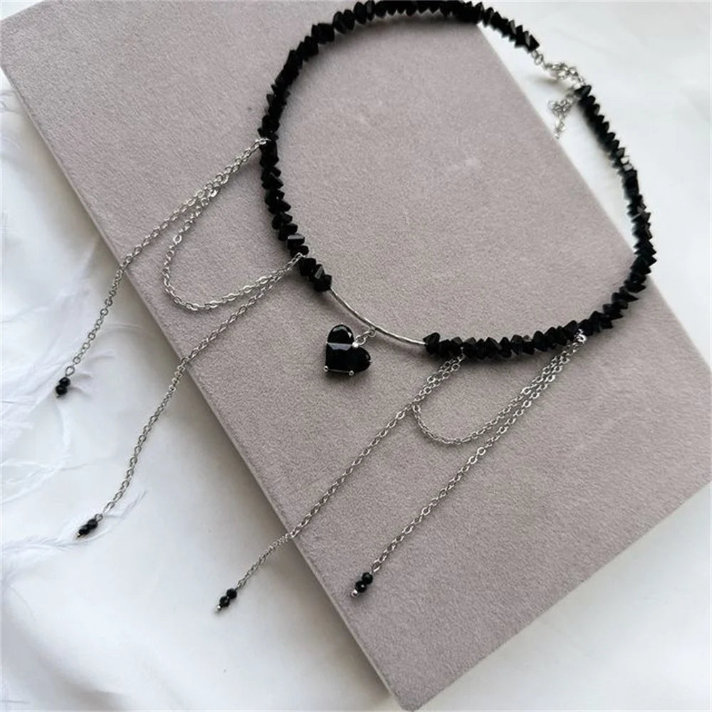 Punk fringe zircon heart-shaped pendant necklace for women, Bohemian geometric Baroque black crystal chain jewelry